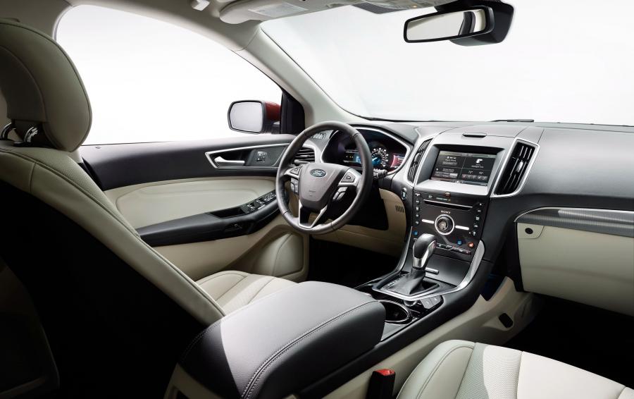 Ford Edge Titanium 2015 года  (фото 21 из 30)